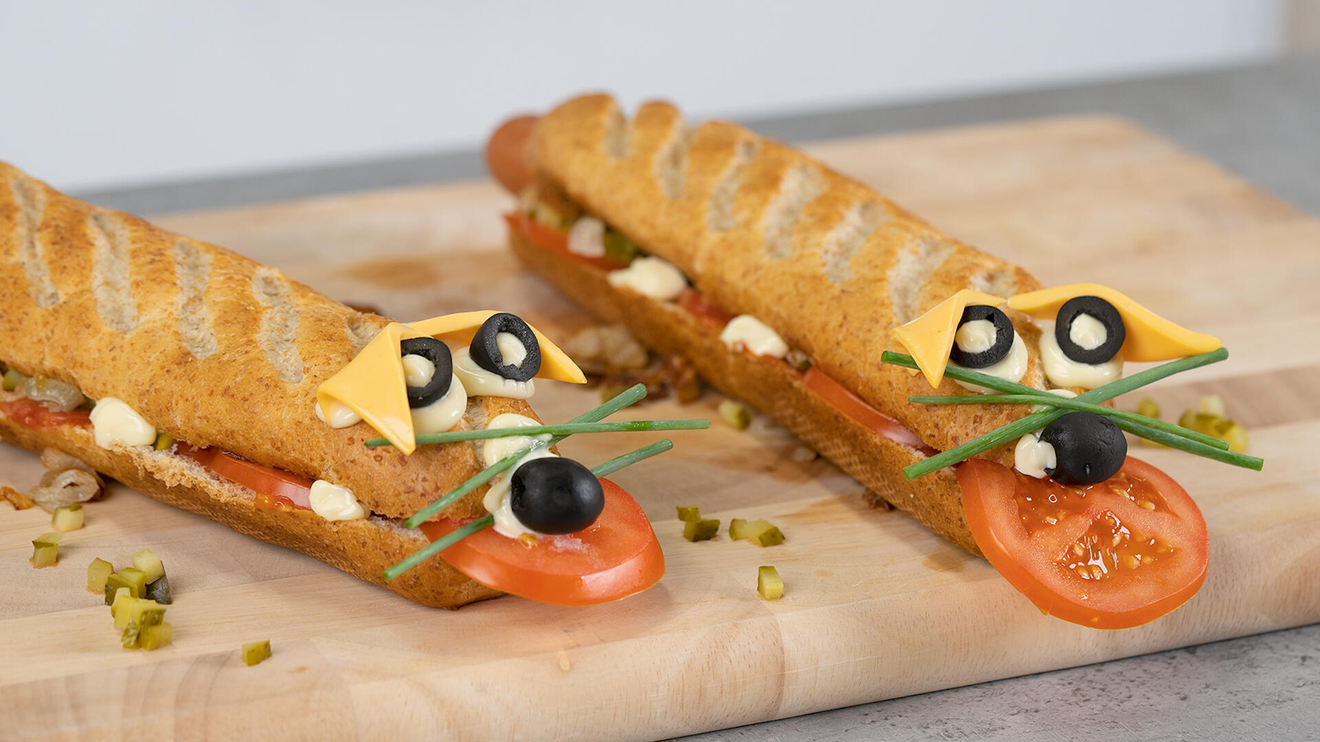 Rezeptfoto: Sandwichbaguette als Hund