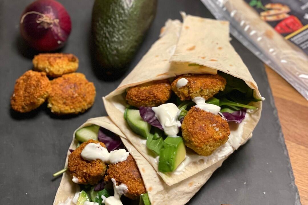 IBIS Lavash gefüllt mit Falafel, Avocado und Salat