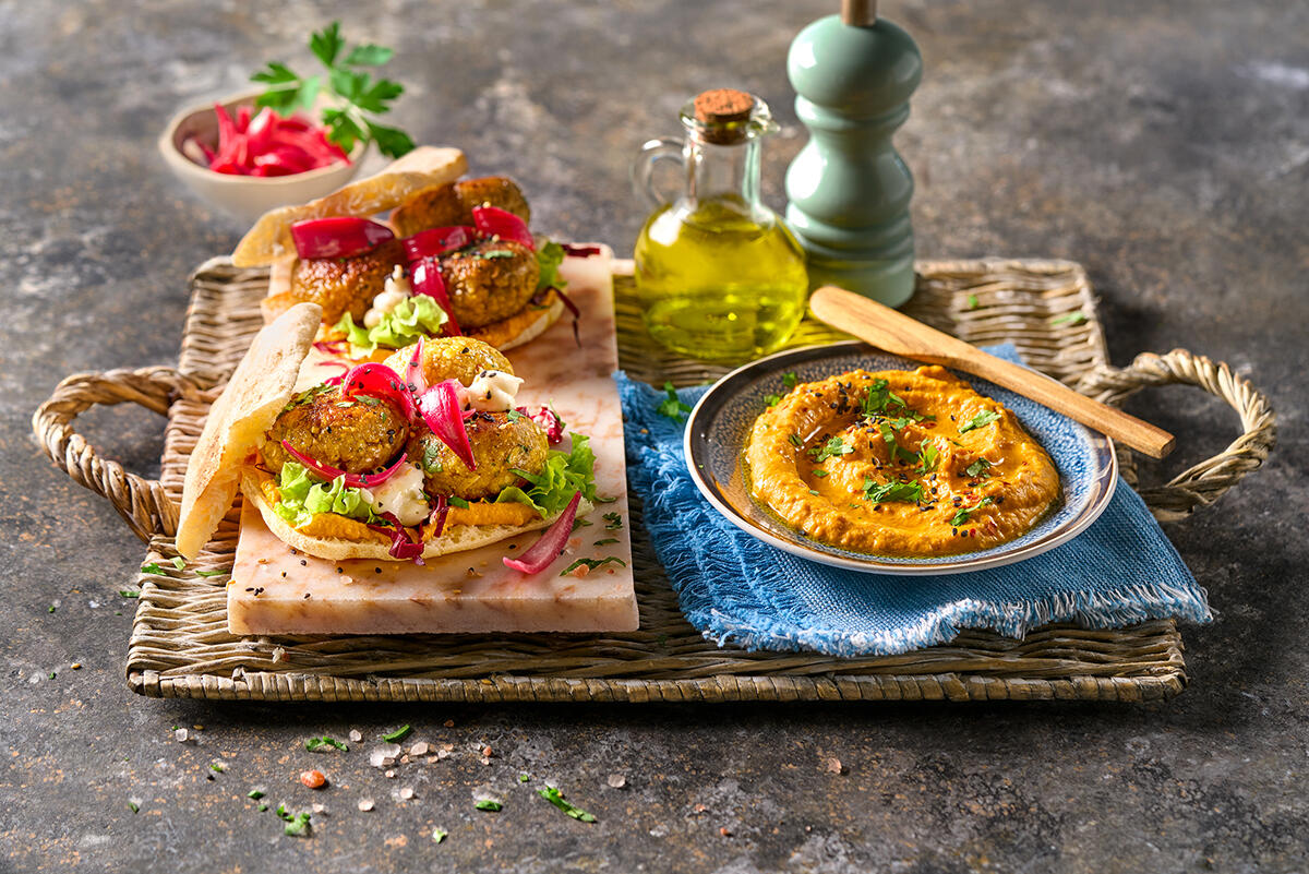Pane Di Napoli trendy Paprika Hummus Falafel