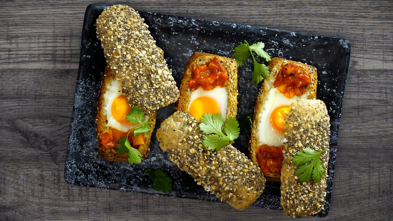 Rezeptbild Shakshuka mit Super Korn Broetchen Dinkel Chia Qinoa
