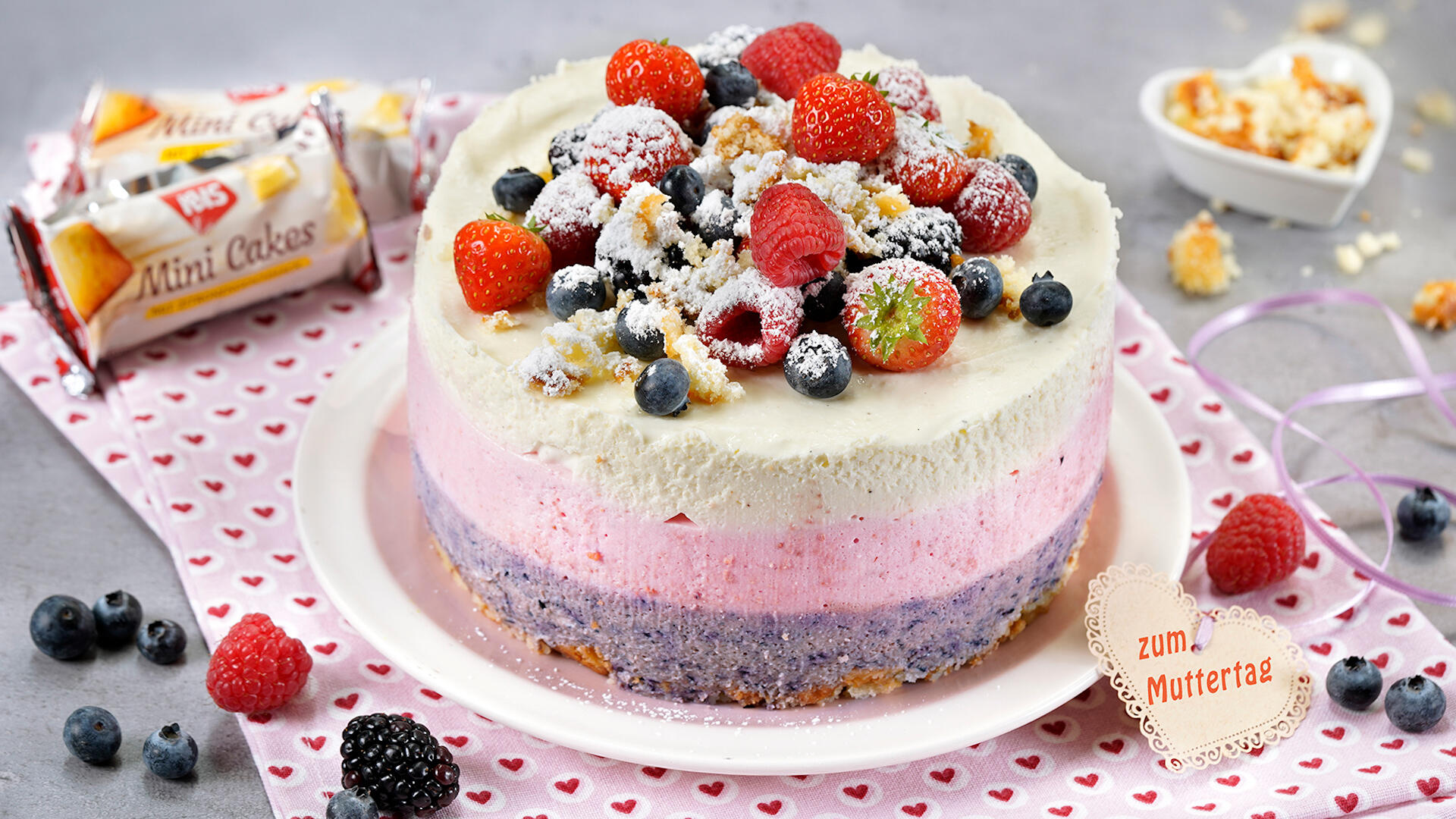 Mini Cake-Torte mit Früchten