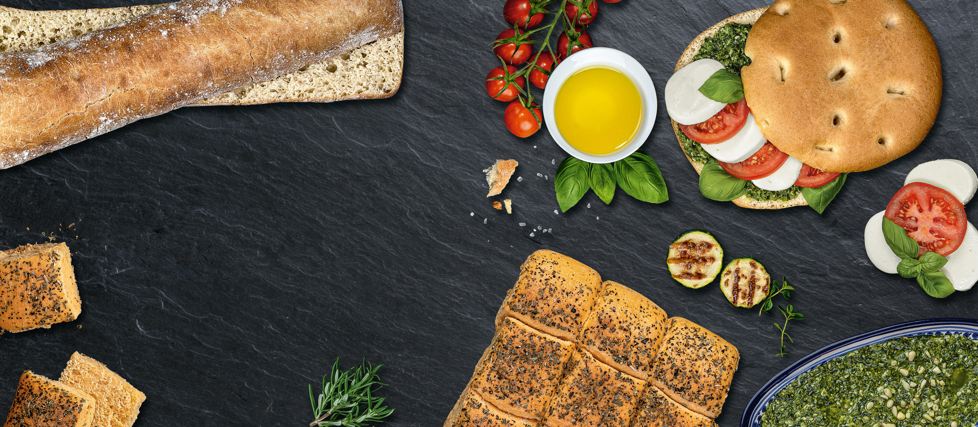 So schmeckt mediterrane Vielfalt: BBQ Brötchen mit Kräutern, Mini Fladenbrot mit Oliven oder ein leckeres Ciabatta.
